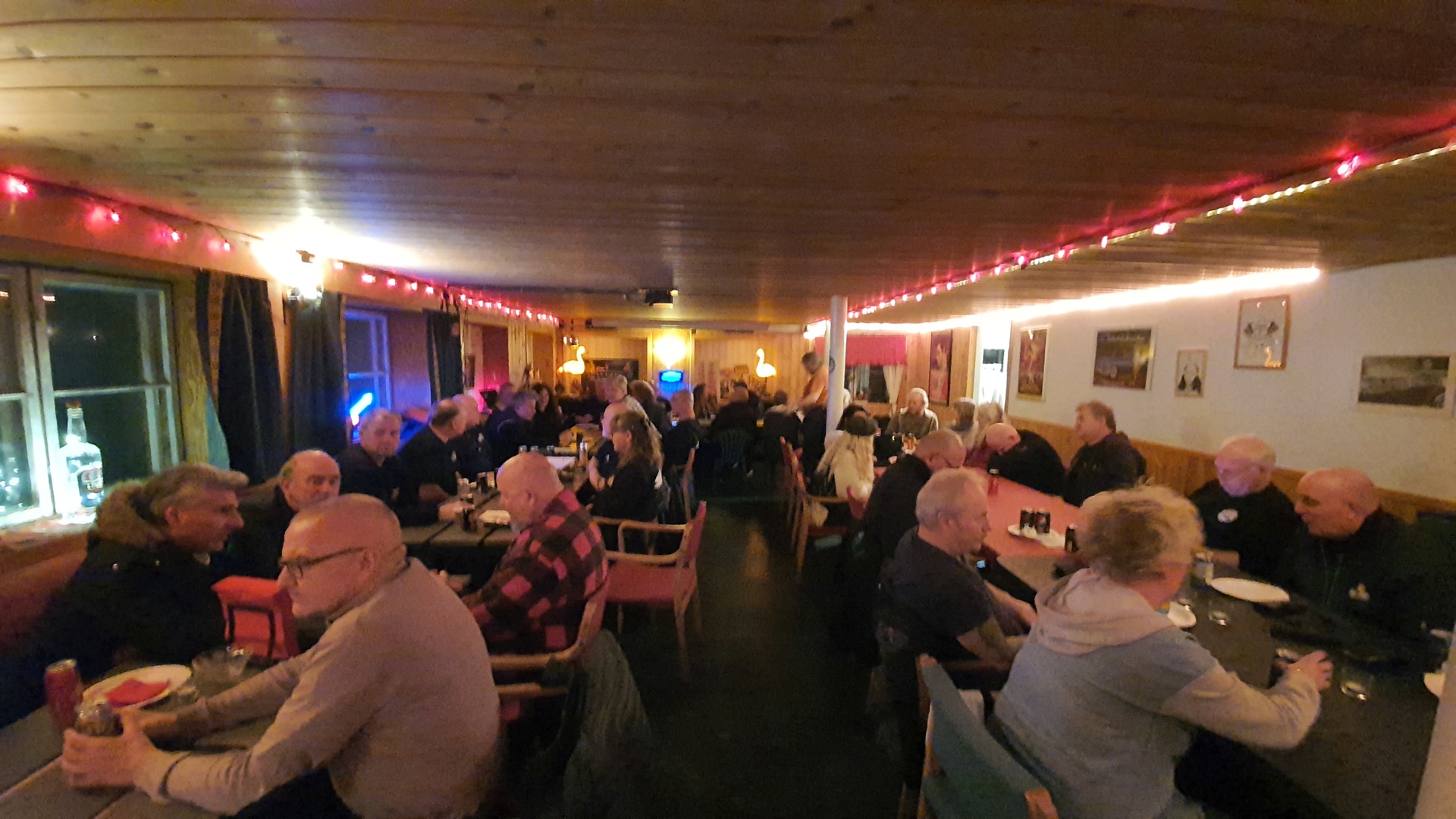 Første klubbsammling på Farmen på veldig lenge